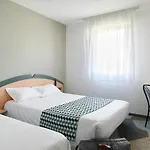 Hotel Atena Bordeaux Sud Est - Vélo Friendly Créon