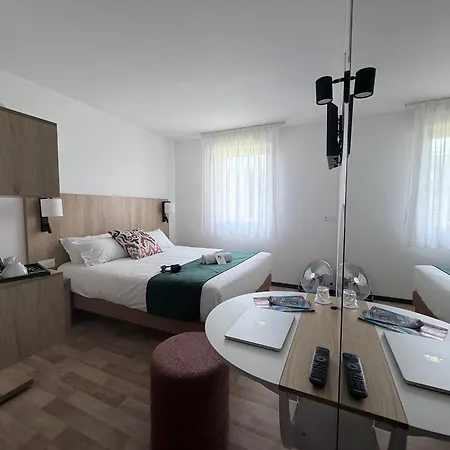 Atena Bordeaux Sud Est - Velo Friendly Hotel Créon