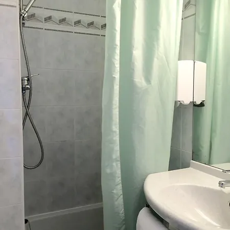 Atena Bordeaux Sud Est - Velo Friendly Hotel 2*