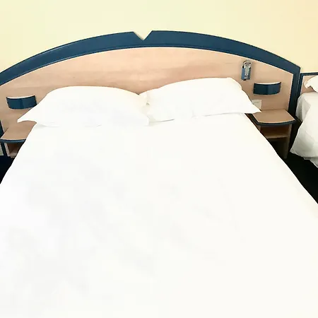 Atena Bordeaux Sud Est - Velo Friendly Otel 2*