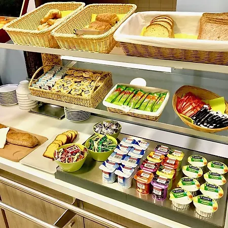 Atena Bordeaux Sud Est - Velo Friendly Hotel