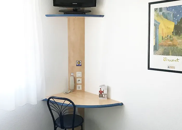 Atena Bordeaux Sud Est - Velo Friendly Hotel 2*